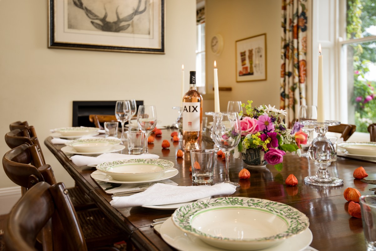 Brunton House - dining table with seating for 16 guests