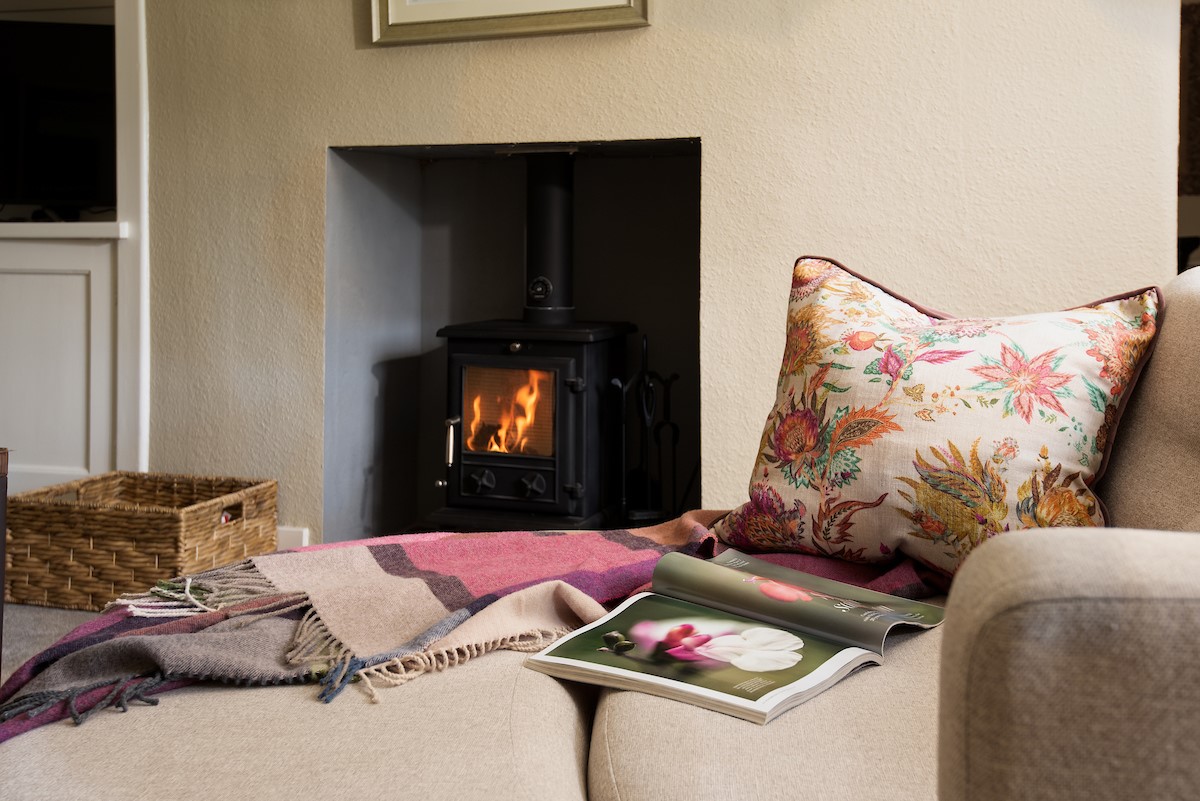 Laurel Cottage - curl up in front of the cosy wood burner