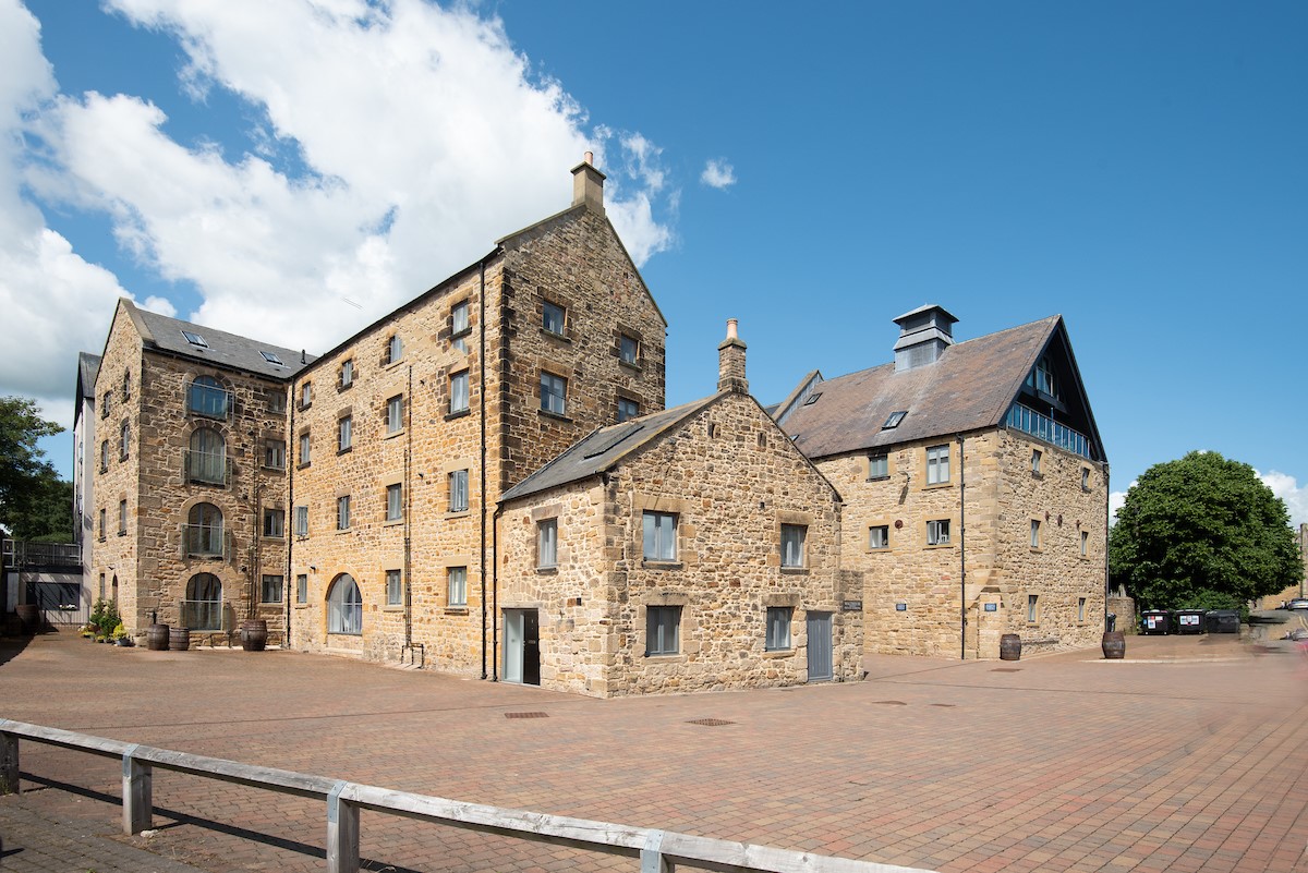 The Barley Loft - external view of the impressive Malthouse facade