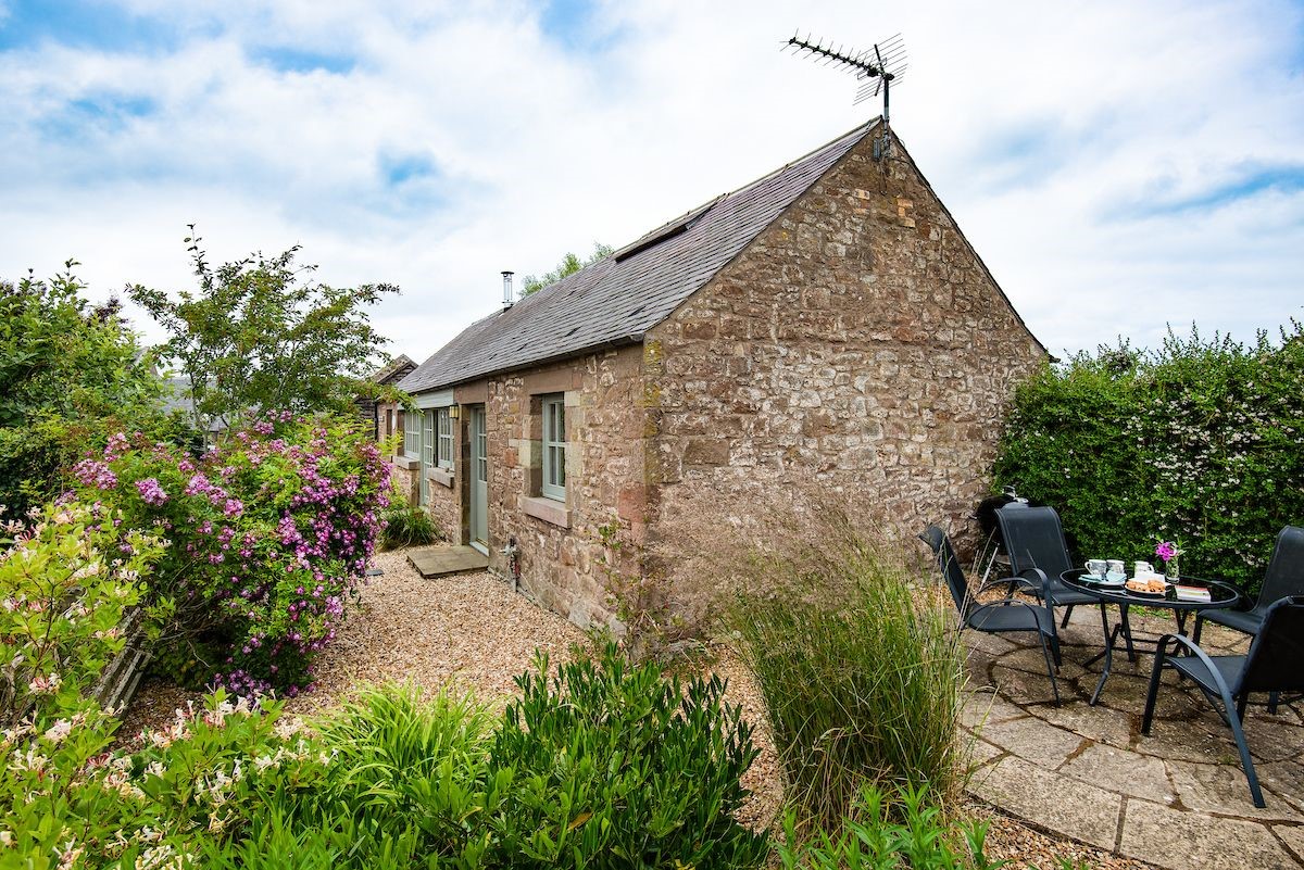 Heritage Cottage - garden area