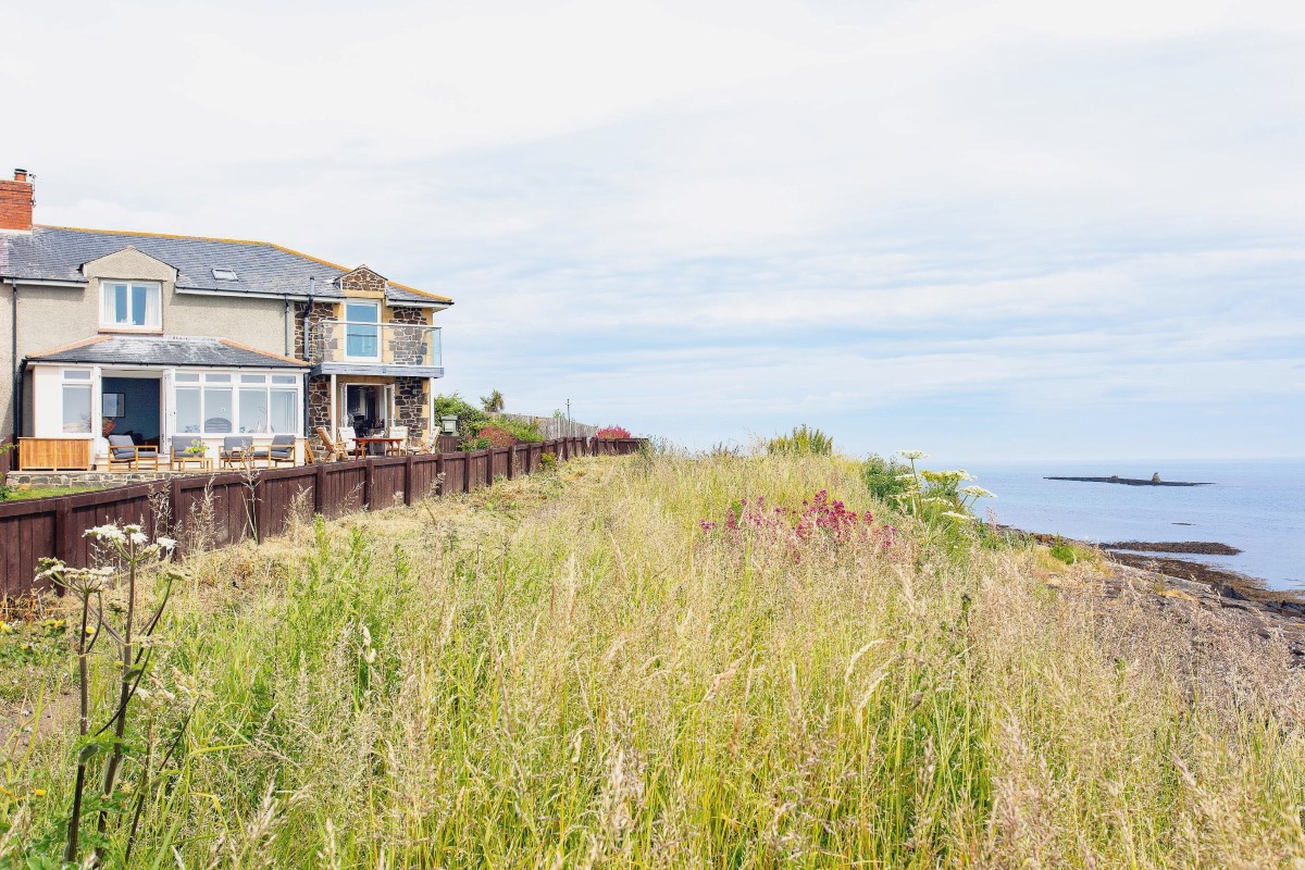 Sea Breeze - sitting on the Craster coastline, the property benefits from uninterrupted sea views