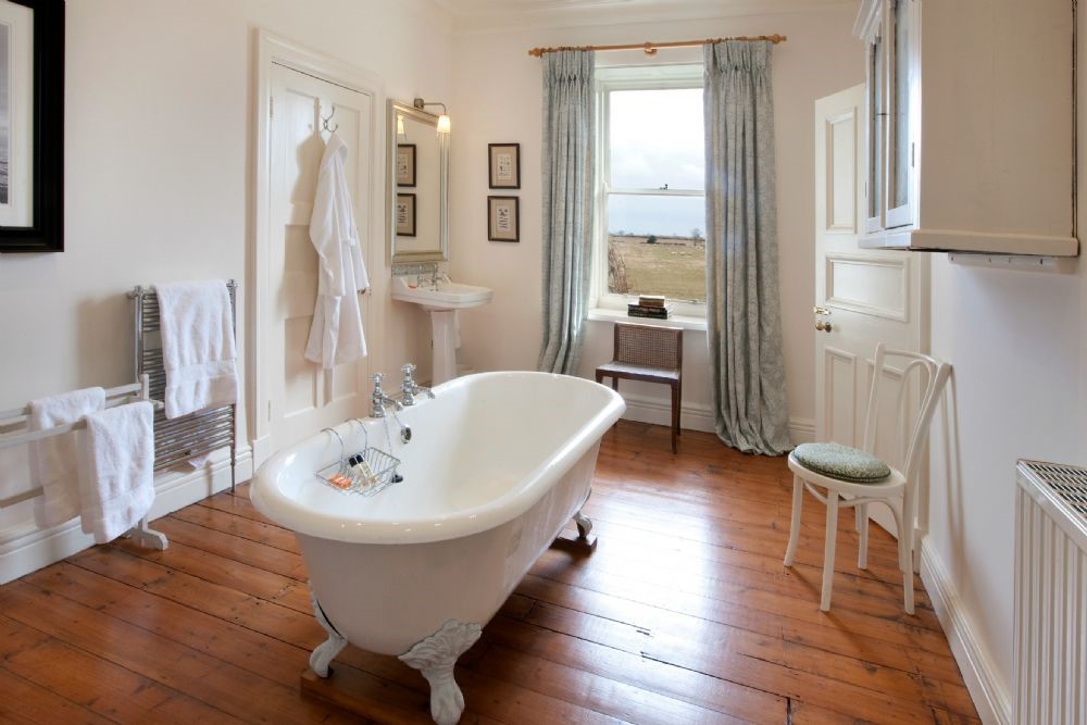 Brunton House - bathroom two with roll-top bath