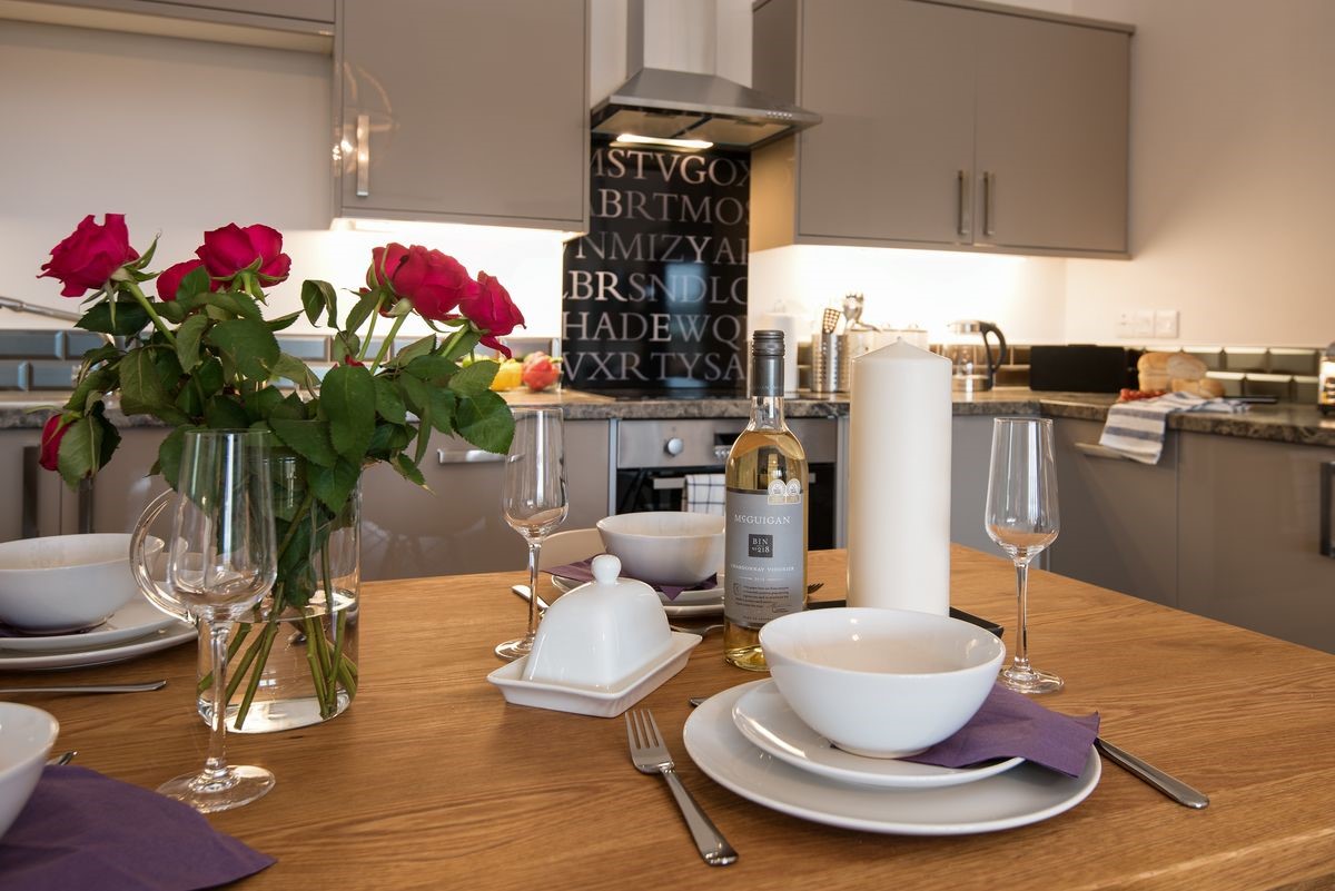 Byre - dining space in the kitchen with seating for four guests