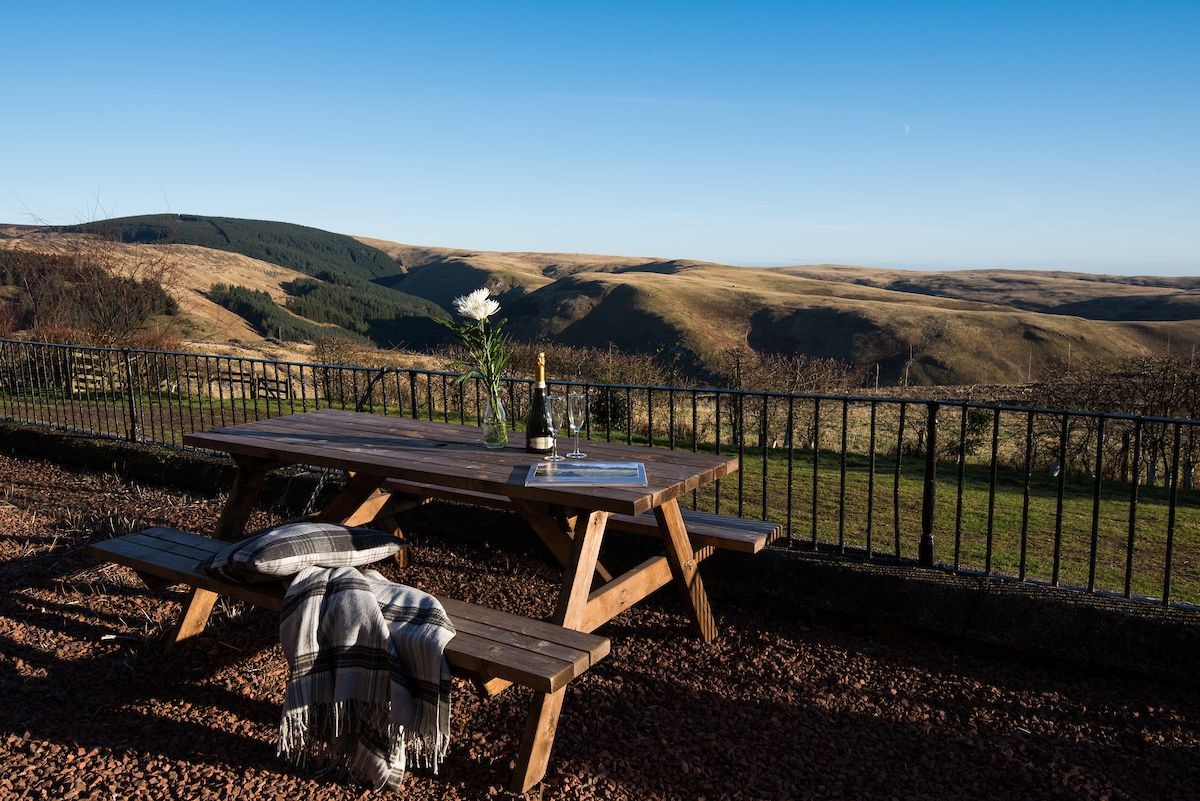 Chaffinch Cottage - outside seating area and view over the stunning Northumbrian countryside