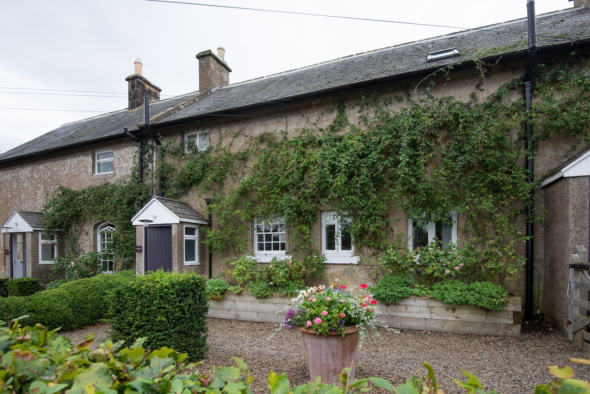 Blakey House - middle property in a row of four characterful cottages