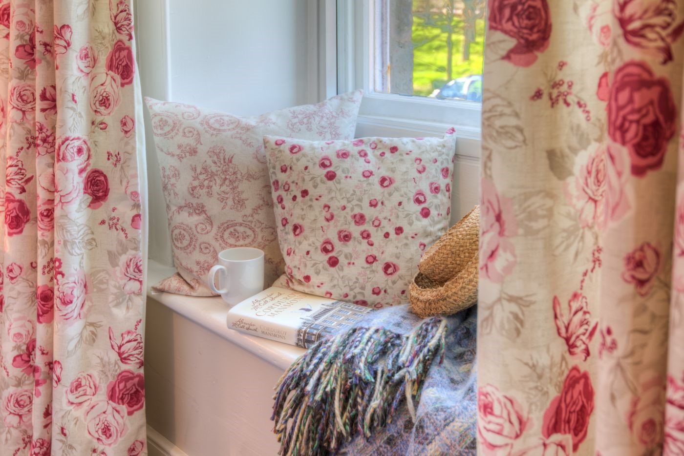 Grove House - enjoy a good book on the window seat in bedroom two