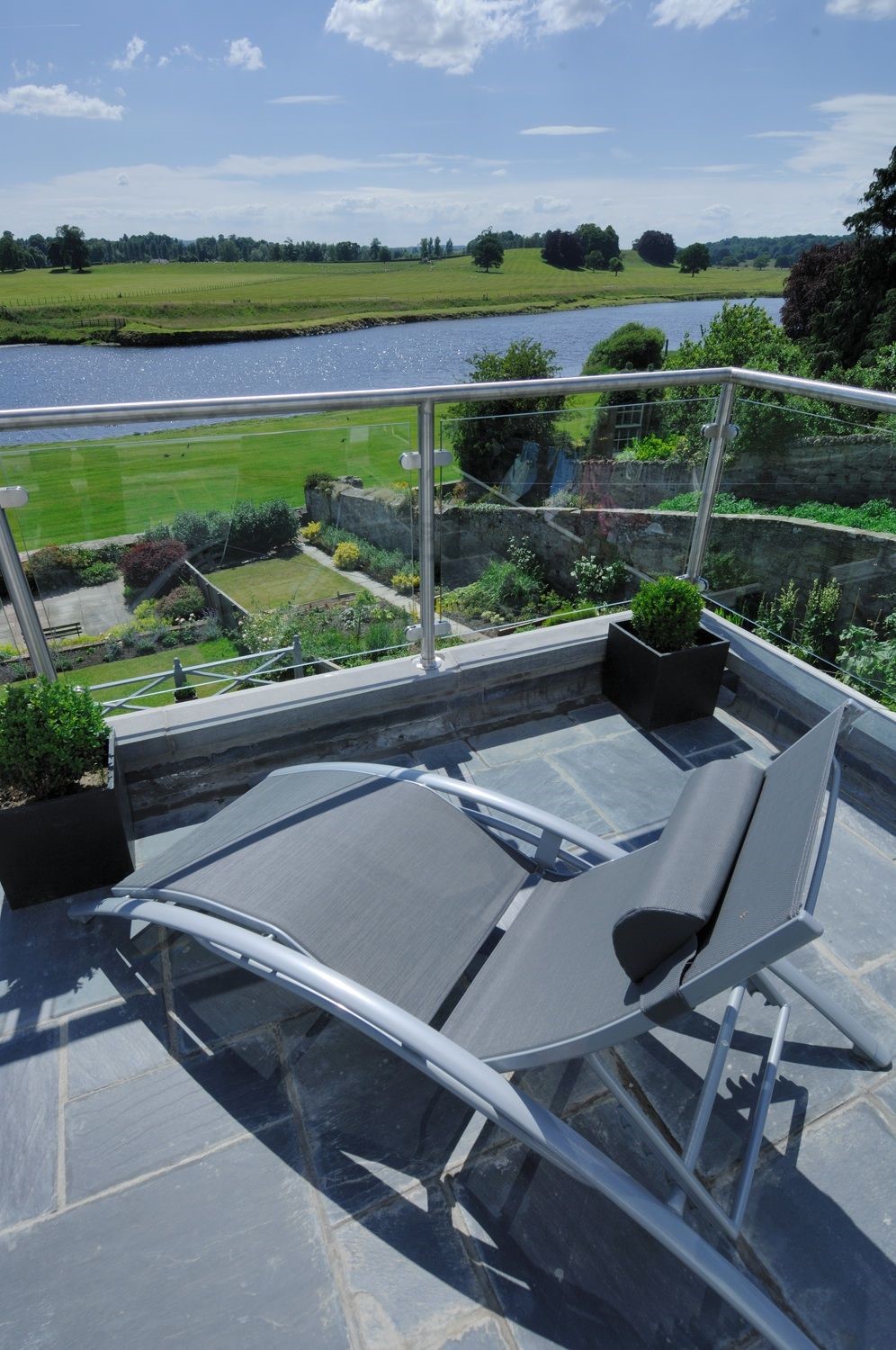 Junction House - roof terrace with river views