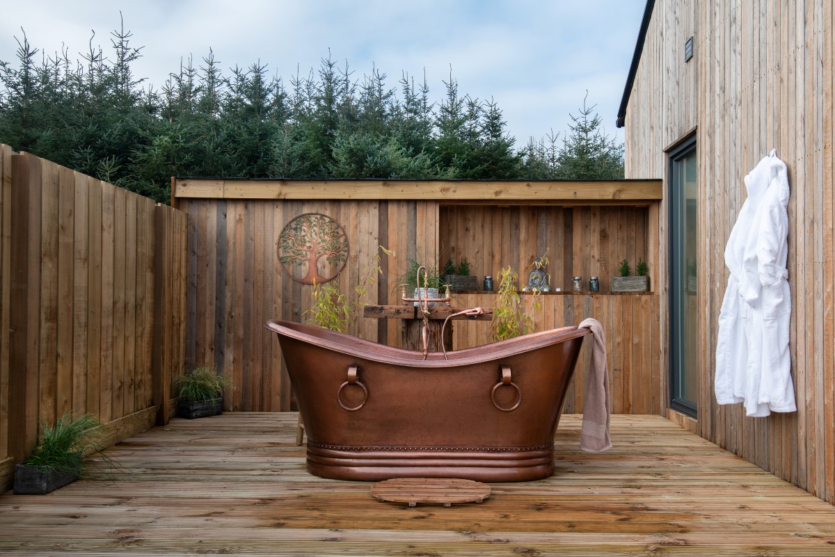 The Maple - stargaze from the outdoor copper Shaanti bath