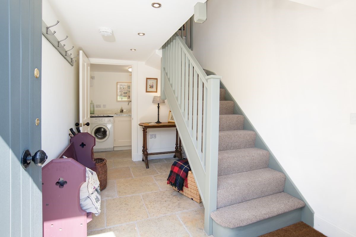 Pigeon Loft - entrance hall & staircase