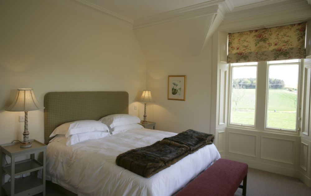 St Cuthbert's Farmhouse - bedroom five with en suite bathroom