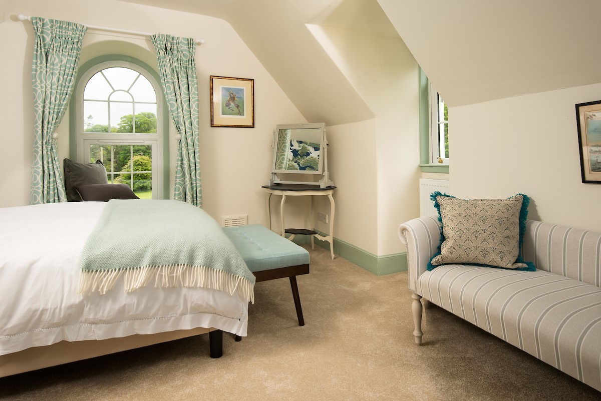 Lane Cottage - seating area in bedroom one