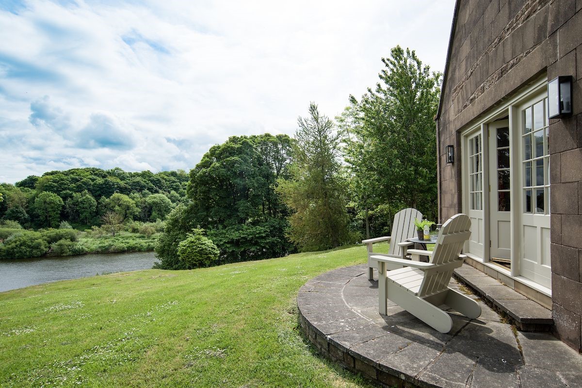 Hamilton House - two lounge chairs enjoying the view of the River Tweed