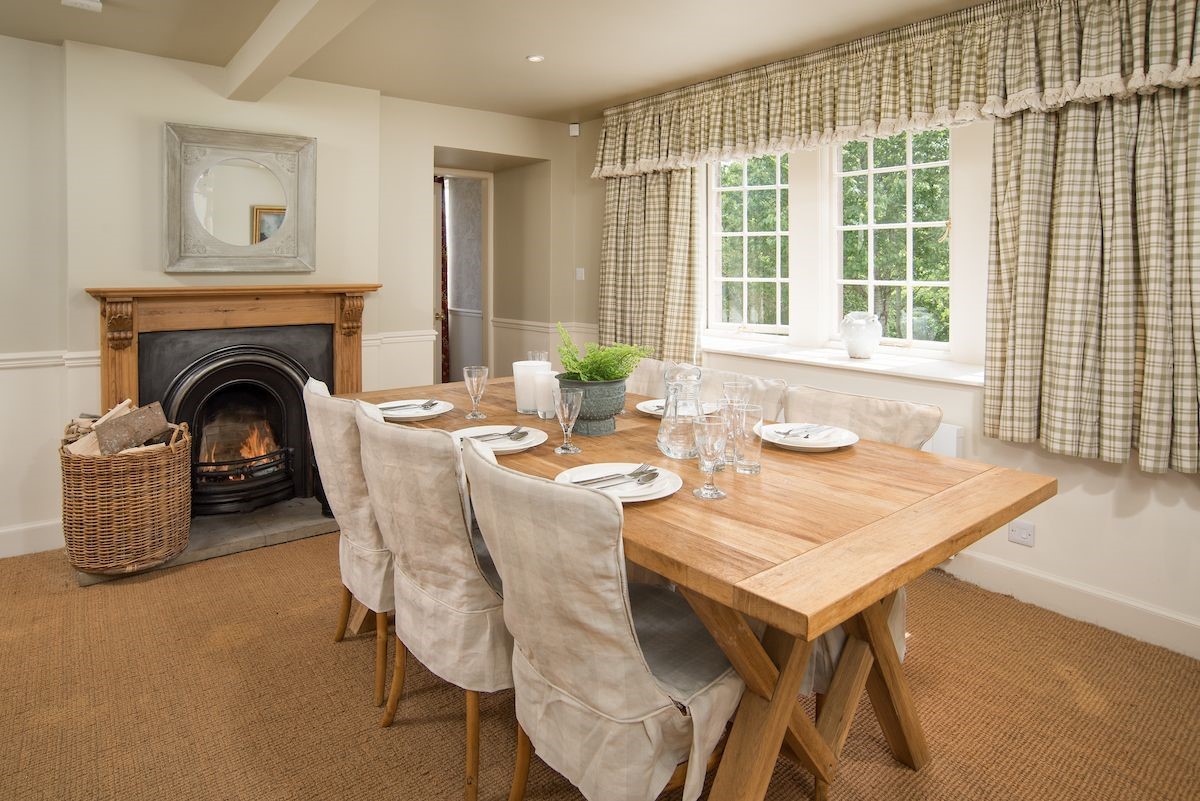 Hamilton House - dining room with open fire and seating for six guests