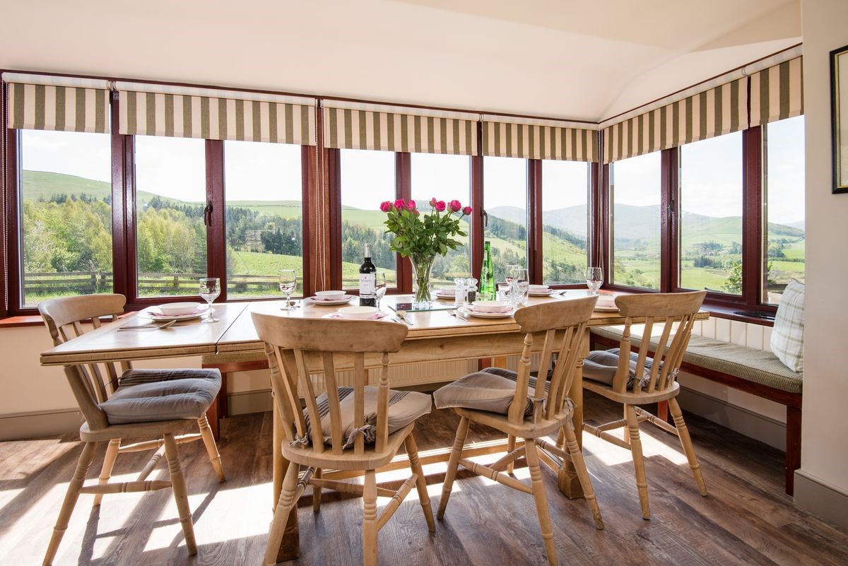 College Cottage - dining area with plenty of seating space and beautiful views of the College Valley