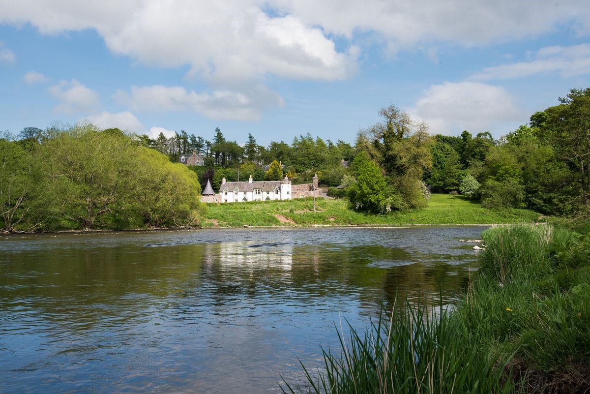 Dryburgh Stirling One - view of the cottages over the River Tweed