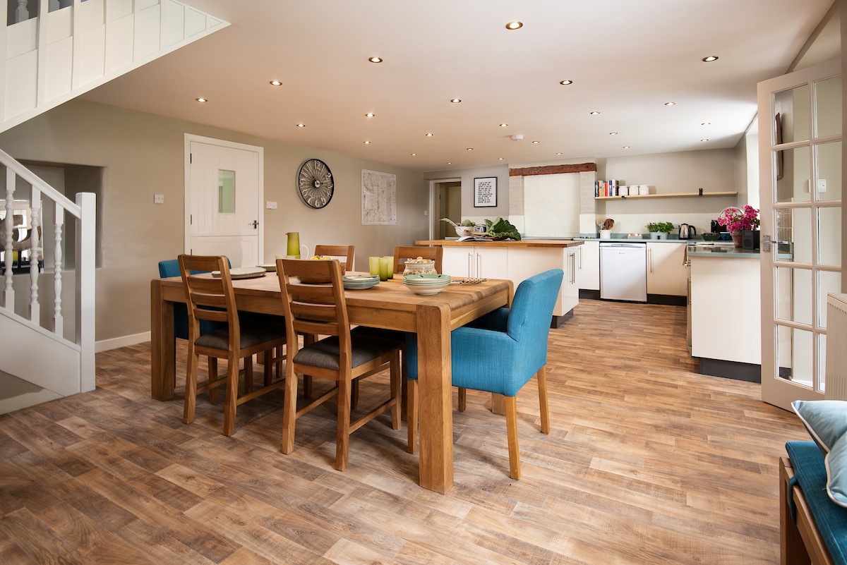Pirnie Cottage - the open-plan living area with kitchen and dining space