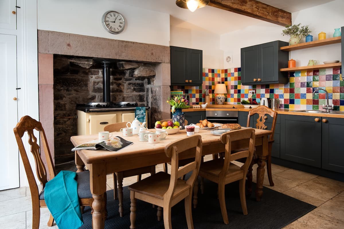 Appletree Cottage - a country kitchen with the warmth of the AGA