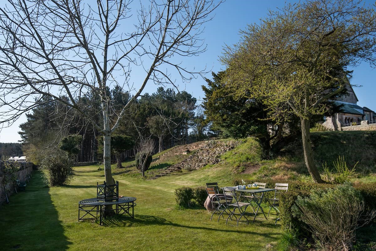Lindisfarne View - the large lawned garden means there is plenty of space for family fun