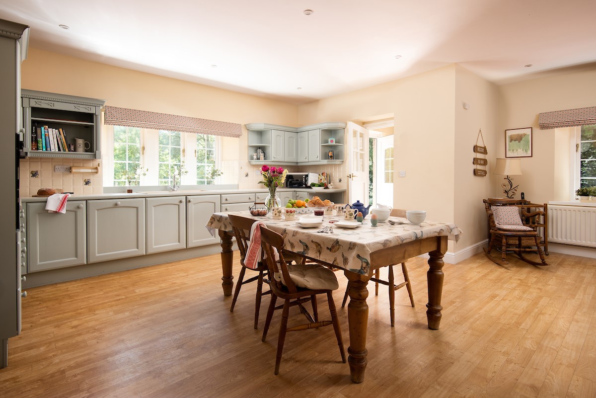 Eslington Lodge - large well equipped kitchen