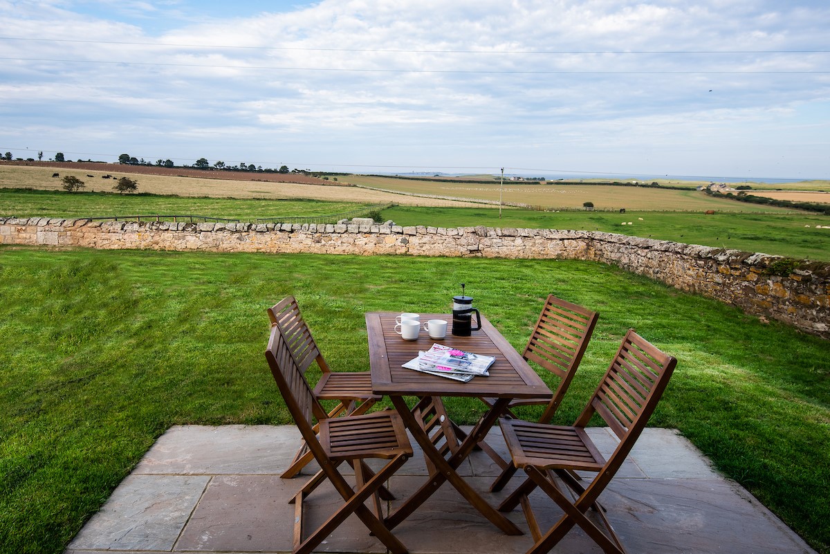 The Rushes - alfresco dining with a view