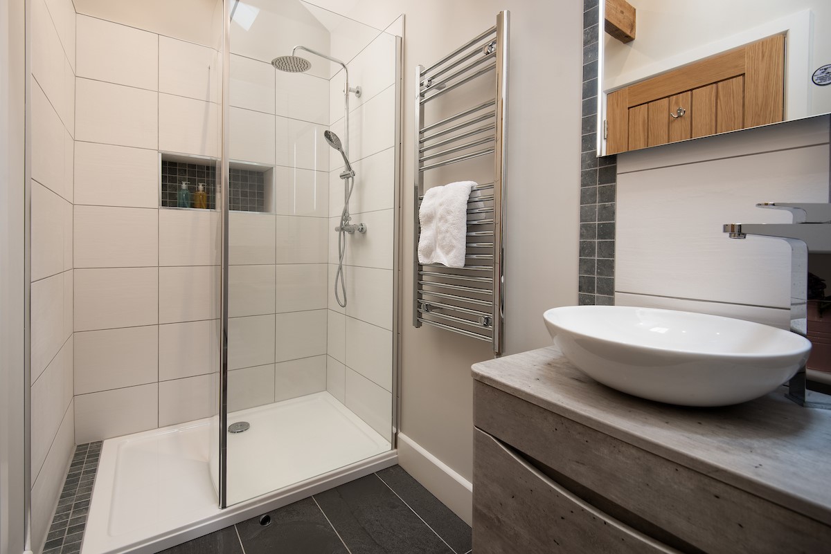 The Smithy at West Lyham - en-suite shower room