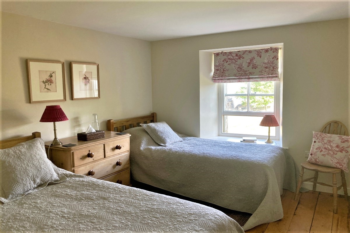 Heatherdene - comfortable twin bedded room