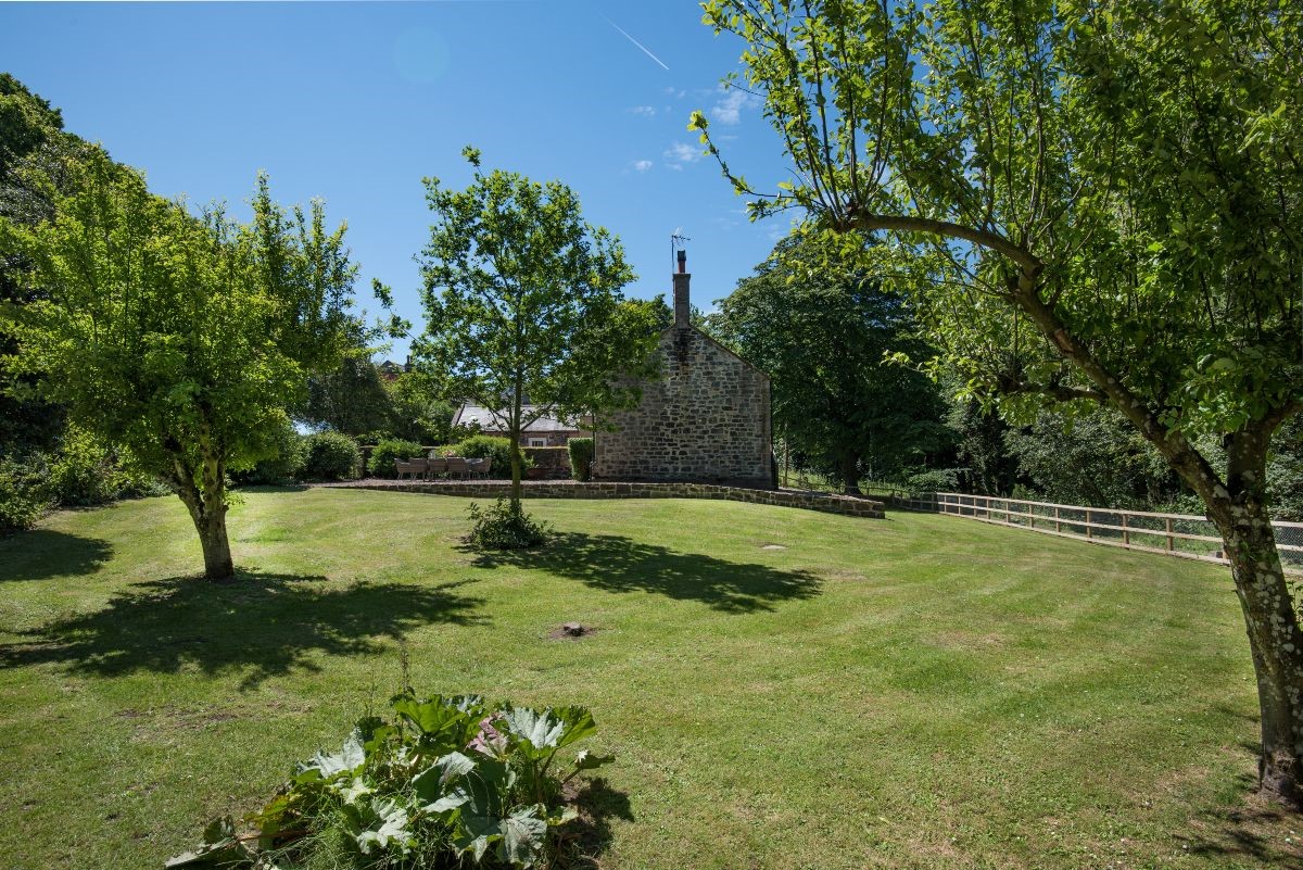 Stable Cottage - garden
