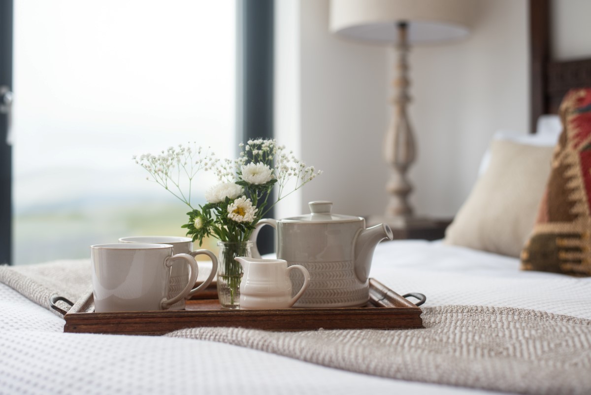 The Maple - enjoy a morning coffee in bed taking in the views of the valley