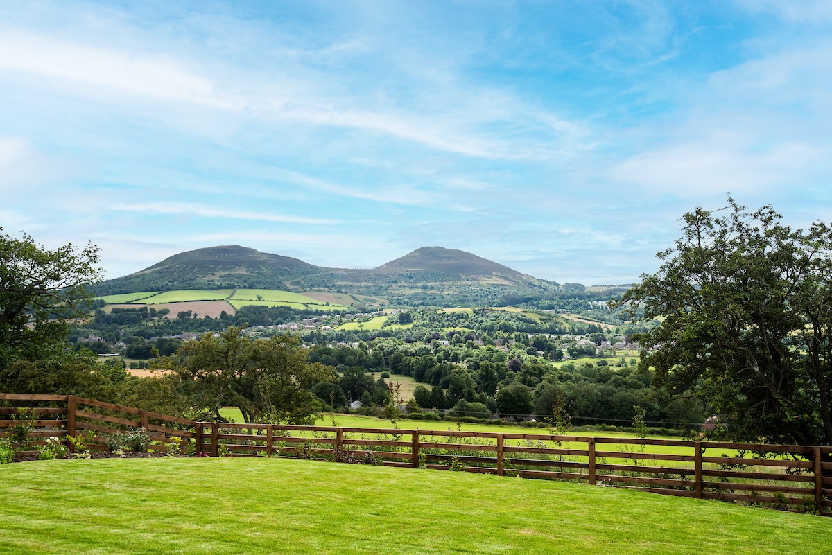 The Sheep Fold - enjoy undisturbed views towards the Eildon Hills