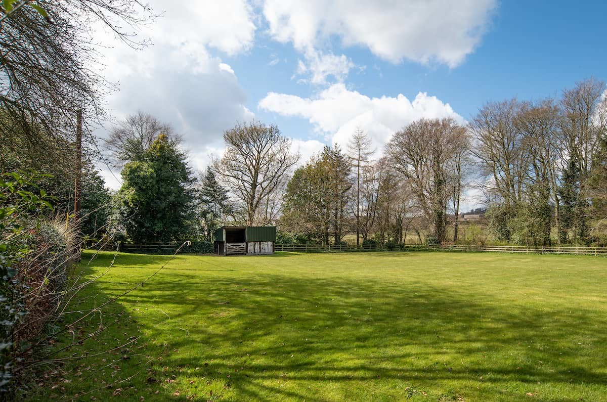 Cairnbank House - the large rear paddock offers plenty of space for games and family fun