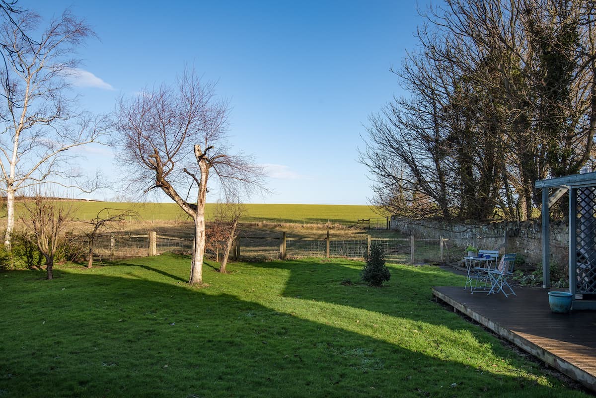 The Old School House - with a fully-enclosed garden with views over open countryside