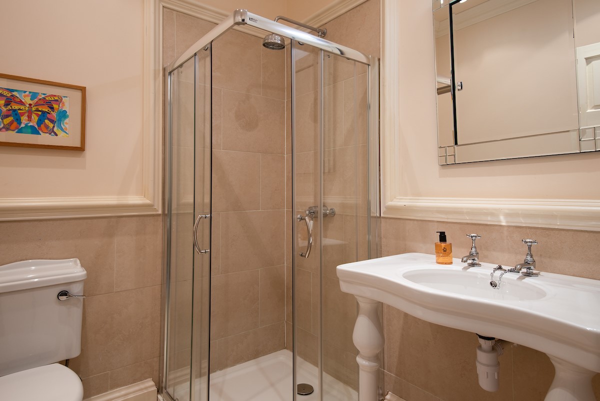 Eslington East Wing - bedroom four en-suite shower room with walk-in shower
