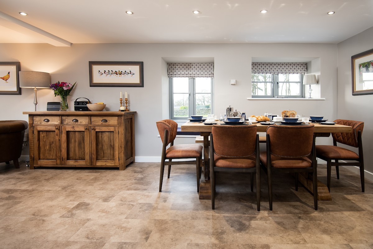 The Granary at Rothley East Shield - open-plan dining area