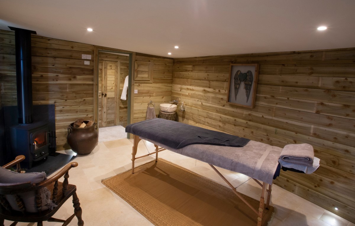 Kidlandlee Spa - cosy log burner in the holistic healing cabin - available to book subject to availability
