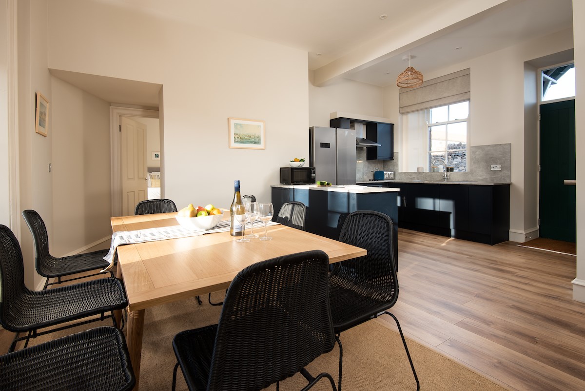 Cambridge House - the open-plan kitchen and dining area