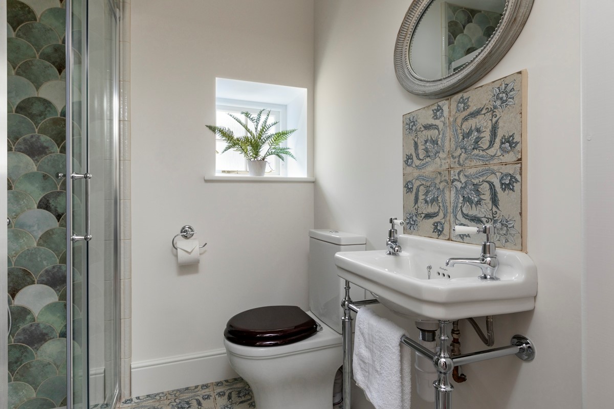 Gardener's Cottage, Twizell Estate - en suite shower room with shower, WC and basin