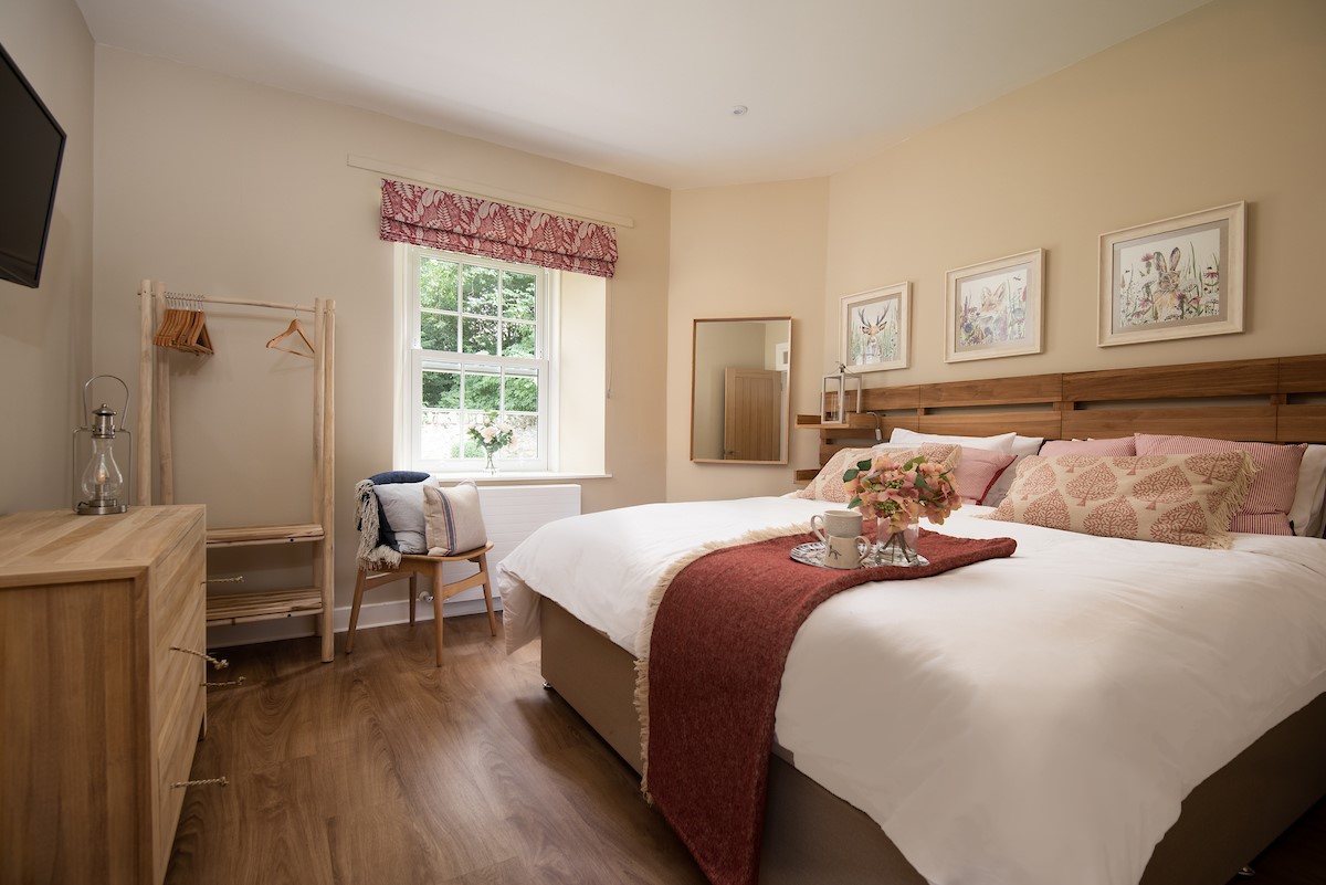 The Coach House, Kingston - bedroom three with super king bed