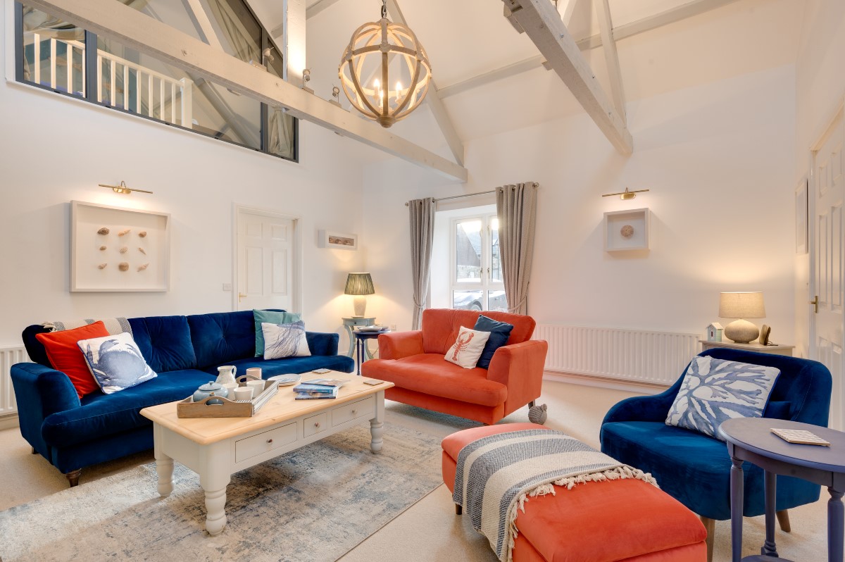 Samphire Barn - tasteful nautical-themed styling runs throughout this bright and airy property