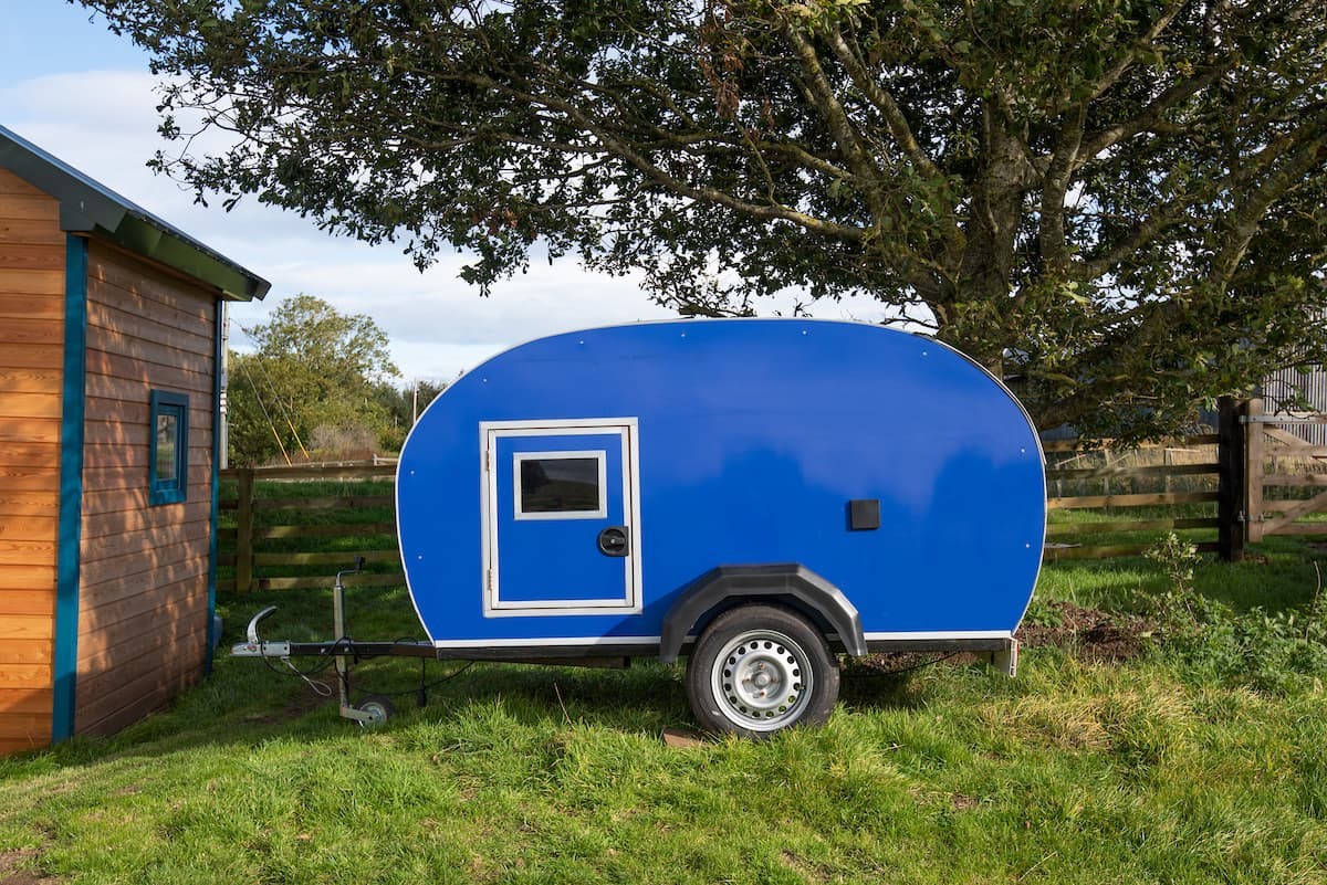 Berrington Beach Hut - Colin the caravan in bright vibrant blue can be rented separately