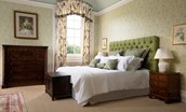 Fairnilee House - Craigmyle - super king bed