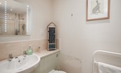 Saddler Cottage - en suite shower room