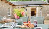 The Eslington Lodge - outdoor dining