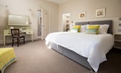 Cambridge House - bedroom four on the first floor with zip and link beds and en suite bathroom