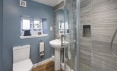 Braemar - bathroom with WC, basin and walk-in shower