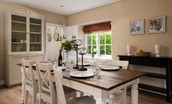 Willow Cottage - dining table and seating for six