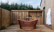The Maple - stargaze from the outdoor copper Shaanti bath