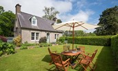 Lane Cottage - the lawned garden to the front has a mature beech hedge providing privacy
