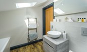 Bellshill Bothy - bedroom three en-suite bathroom