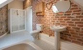 Old Pickle House - family bathroom