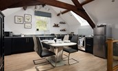 Roundhill Coach House - high spec modern kitchen with dining area